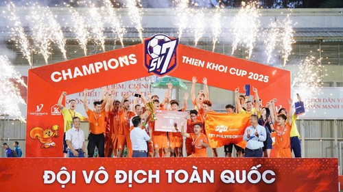 FPT Polytechnic Hà Nội đăng quang ngôi vô địch Giải bóng Thiên Khôi Group 2025