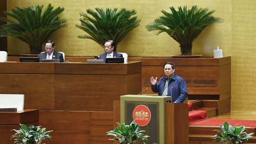 Thủ tướng Phạm Minh Chính: Sẽ xem xét, cân đối để tính tăng lương sớm hơn