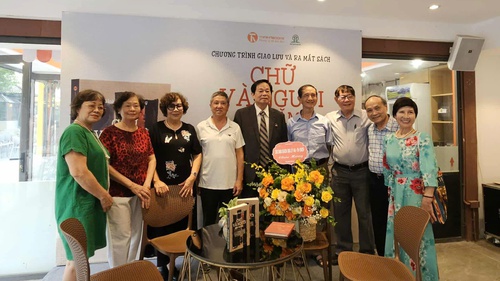 Tôn vinh chữ Quốc ngữ qua tiểu thuyết "Chữ và người, 400 năm…" của nhà văn Hoàng Minh Tường