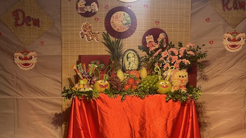 Rộn ràng đón Tết Trung thu 2025 trên những con phố Hà Nội