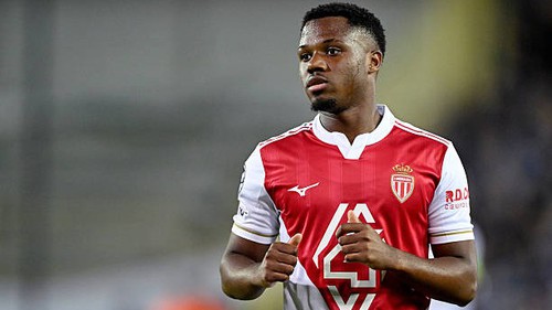 Ngôi sao Barca lập kỳ tích chưa từng có trong lịch sử Ligue 1