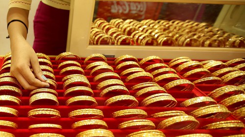 Giá vàng chiều 8/10 vọt lên 142,5 triệu đồng mỗi lượng