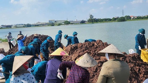  Giữ vững đê điều trong "thiên tai kép"