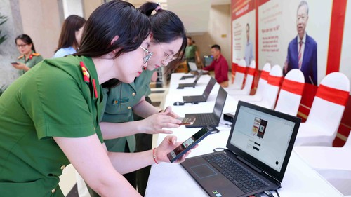 Nâng cao tri thức Việt trong kỷ nguyên mới - Bài 1: Lan tỏa từ Tổ công nghệ số cộng đồng