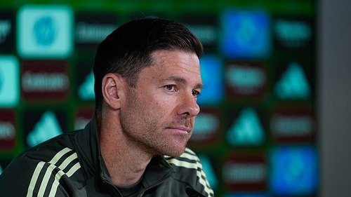 Alonso phá vỡ im lặng về mâu thuẫn với Vinicius, tiết lộ bất ngờ trong lời xin lỗi của ngôi sao Brazil