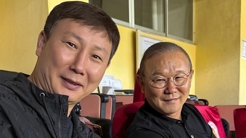 HLV Park Hang Seo nói điều đặc biệt về bản thân và đàn em Kim Sang Sik