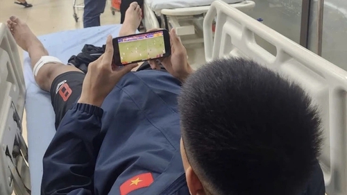 Tin nóng bóng đá Việt Nam hôm nay 2/11: Thành Trung không bị chấn thương nặng; HLV SHB Đà Nẵng nhắc nhở cầu thủ Việt kiều Nga