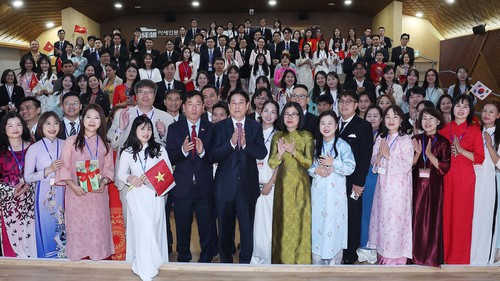 Chủ tịch nước gặp mặt Cộng đồng người Việt Nam tại Đông Nam Hàn Quốc