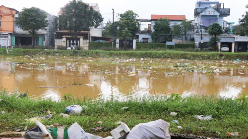 Huế: Ngổn ngang sau mưa lũ đặc biệt lớn