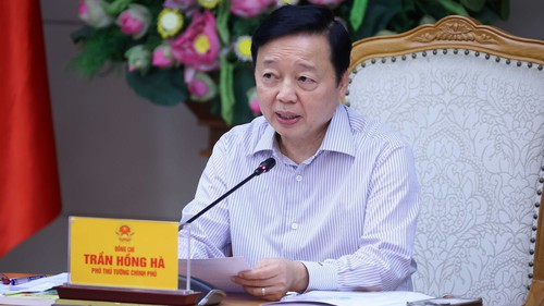 Phó Thủ tướng Trần Hồng Hà họp về quy chuẩn khí thải xe ô tô