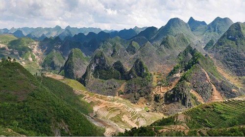 Góp ý dự thảo văn kiện Đại hội XIV của Đảng: Tạo dựng sức mạnh mềm từ văn hóa truyền thống