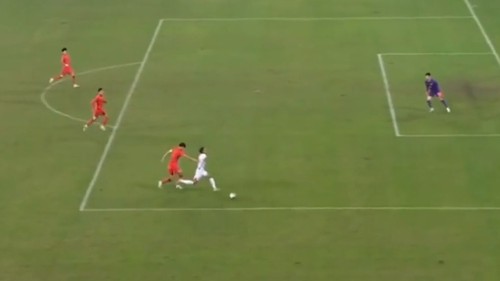 Truyền thông Trung Quốc thừa nhận sự thật khi U22 Việt Nam bị từ chối 11m