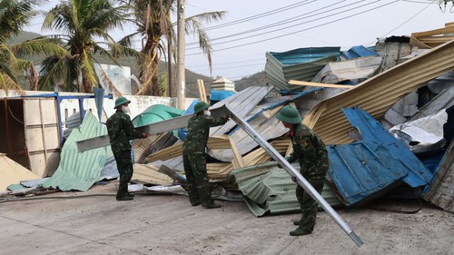 Thủ tướng đề nghị khẩn trương đánh giá thiệt hại và khắc phục hậu quả bão, lũ tại khu vực Trung Bộ