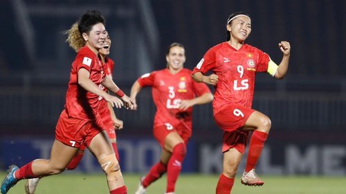 Huỳnh Như lại tỏa sáng cùng CLB TPHCM