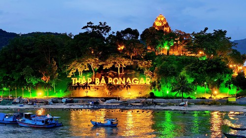 Khánh Hòa phát huy giá trị di sản văn hóa gắn với phát triển kinh tế