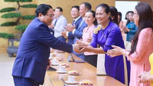 Thủ tướng gặp mặt đại diện các nhà giáo tiêu biểu toàn quốc