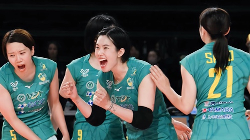 Ghi điểm vượt chủ công người Mỹ, Trần Thị Thanh Thúy nhận vinh dự ở giải bóng chuyền hàng đầu thế giới