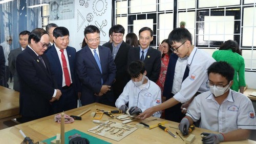 Phó Thủ tướng Lê Thành Long dự kỷ niệm Ngày Nhà giáo Việt Nam tại Thanh Hóa