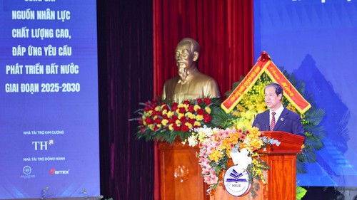 Bộ trưởng Nguyễn Kim Sơn: Sự kính trọng và tình nghĩa thầy trò giữ cho giáo dục không bị lệch lạc