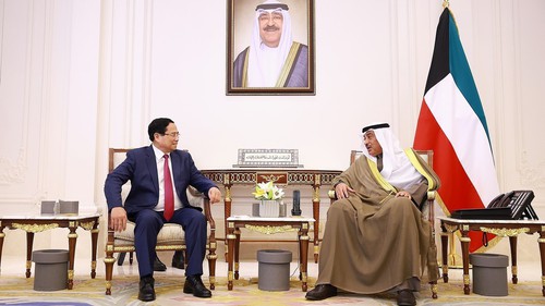 Thủ tướng Phạm Minh Chính hội kiến Hoàng Thái tử Kuwait