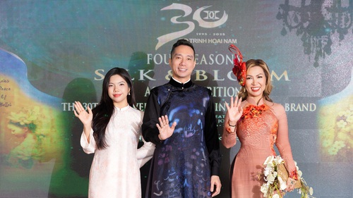 Quảng bá Áo dài Việt Nam: NTK Đỗ Trịnh Hoài Nam mang bộ sưu tập "Tứ bình hoa lụa" trình diễn tại Mỹ