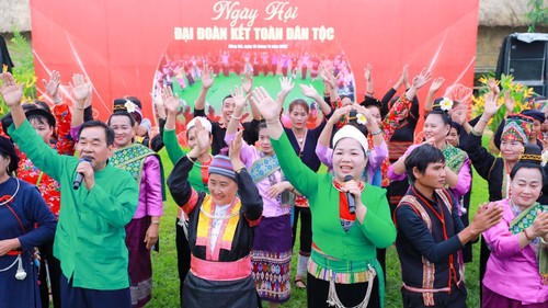 Giao lưu “Ngày hội đại đoàn kết các dân tộc”