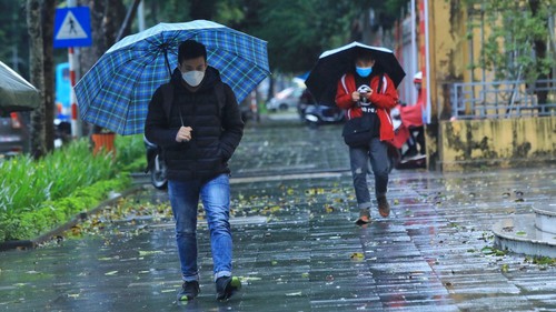 Bắc Bộ tiếp tục rét đậm, Trung Bộ đối mặt mưa lớn kéo dài