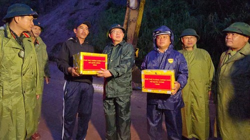 Phó Thủ tướng Hồ Quốc Dũng chỉ đạo khắc phục sạt lở tại đèo Khánh Lê (tỉnh Khánh Hòa)