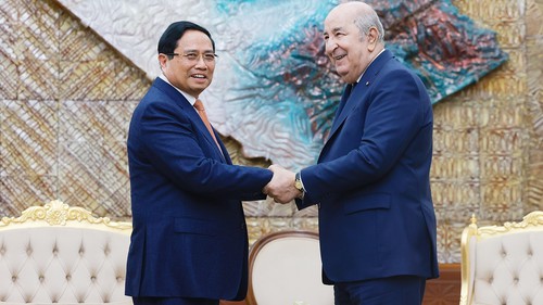 Thủ tướng Phạm Minh Chính hội kiến Tổng thống Algeria