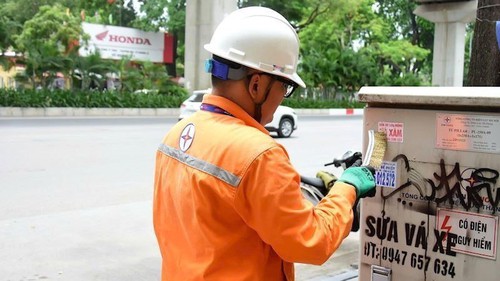 Hà Nội chặn quảng cáo trên tủ điện để bảo đảm mỹ quan đô thị