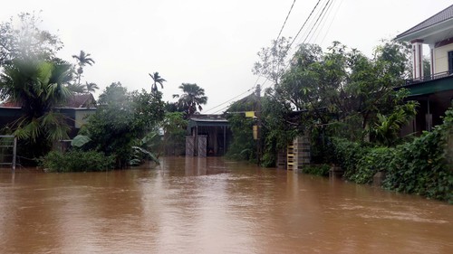 Hà Tĩnh gồng mình chống lũ, hơn 4.000 hộ dân ngập sâu cần sơ tán khẩn cấp