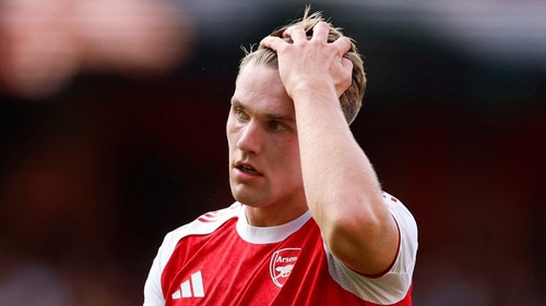 Viktor Gyokeres được khuyên... giảm cân gấp