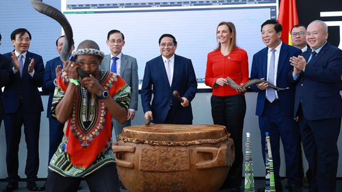 Thủ tướng khai trương phiên giao dịch tại Thị trường Chứng khoán Johannesburg