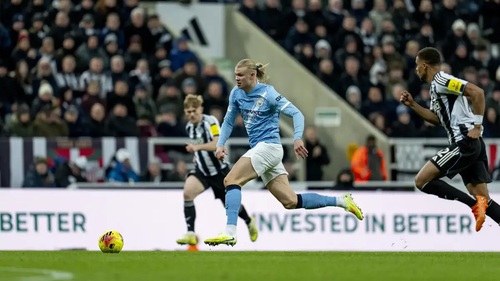 Chờ Man City đứng lên