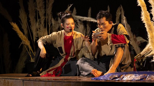 Từ nhạc kịch đến công nghiệp văn hóa