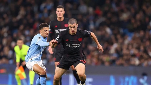 Cúp C1: Sao trẻ Việt kiều kiến tạo giúp đội nhà đánh bại Man City; Barcelona thua đậm