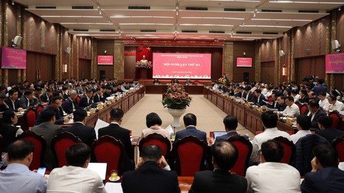 Hà Nội: Thống nhất mục tiêu tăng trưởng kinh tế năm 2026 từ 11% trở lên