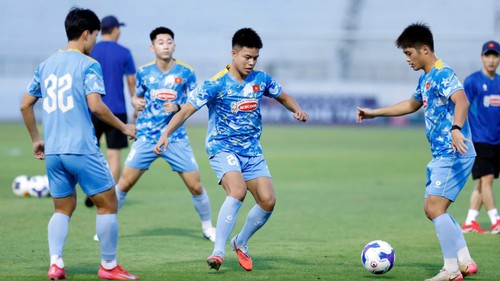 Tin nóng bóng đá Việt hôm nay 30/11: HLV Kim Sang-sik công bố danh sách U22 Việt Nam dự SEA Games 33