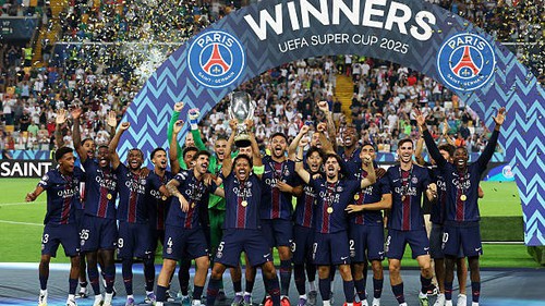 Lamine Yamal lập kỷ lục khi góp mặt trong đội hình tiêu biểu FIFPRO 2025