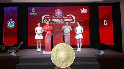 Giải bóng đá Thanh Hóa miền Nam hướng về đồng bào vùng lũ