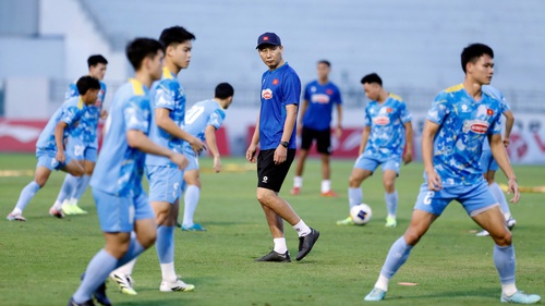 Lý do HLV Kim Sang Sik loại tiền vệ Việt kiều và Vĩ Hào khỏi SEA Games 33 