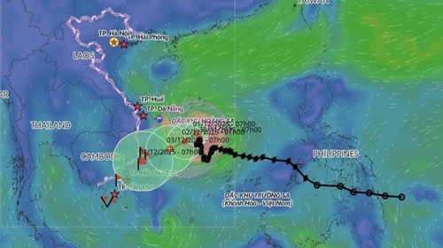 Bão số 15 lại đổi hướng di chuyển, dự báo suy yếu dần