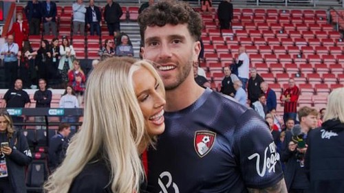 Cặp tình nhân đẹp nhất làng bóng đá hiện tại chơi cùng CLB và chung vị trí