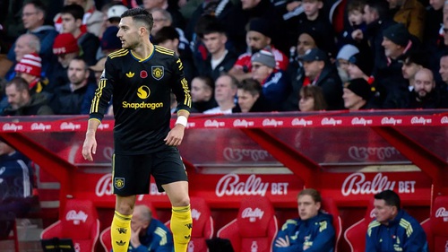 MU trả giá vì Dalot quá lâu rồi