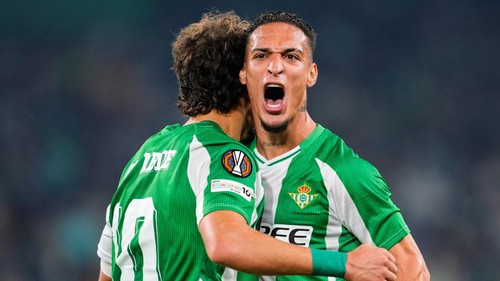 Kết quả bóng đá Cúp C2: Antony tỏa sáng với pha lốp bóng tinh tế, Roma lập kỷ lục với 99 trận thắng