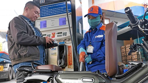 Giá các loại xăng giảm nhẹ trong kỳ điều hành chiều 6/11