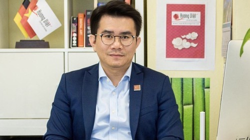 Đóng góp ý kiến cho văn kiện Đại hội XIV: Tiếp tục khơi dậy sức mạnh Việt Nam toàn cầu