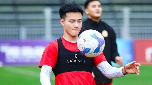 Tuyển thủ U22 Việt Nam vượt khó, vinh dự khi lọt đề cử Quả bóng Vàng Việt Nam