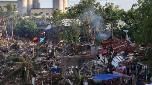 Bão Uwan tiếp tục mạnh lên trên vùng biển của Philippines