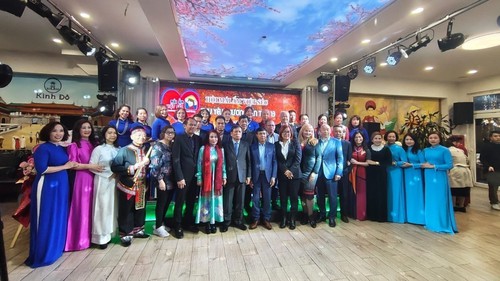 “Thu yêu thương” – Hành trình lan tỏa nhân ái của cộng đồng Việt tại Séc